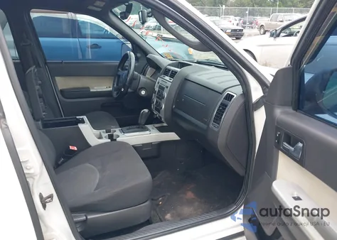 2009 Mercury Mariner V6 z USA, uszkodzony, nr VIN 4M2CU91G99KJ05598